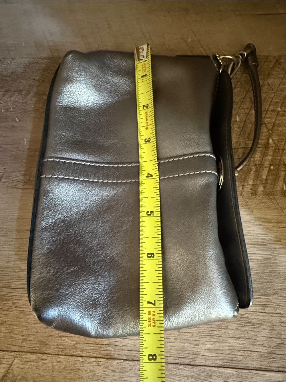 Coach Metallic Wristlet Turnlock Toggle Closure - Picture 10 of 12